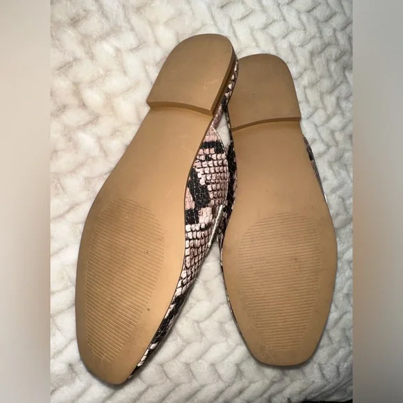 *NEW* Steve Madden | Mules | Kori Blush Snakeskin Size: 6.5 - Picture 4 of 7